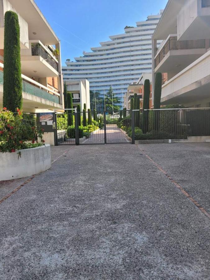Villeneuve Loubet Plage- Entre Nice Et Cannes 外观 照片